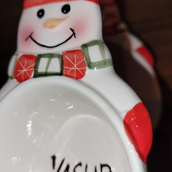 Glittering Goodies 4 pack Ceramic Snowman Measuring Cups White/Red. - Picture 9 of 11